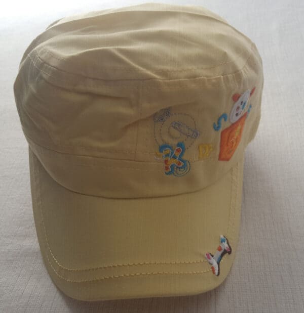 Детска шапка с козирка - 100-06-08